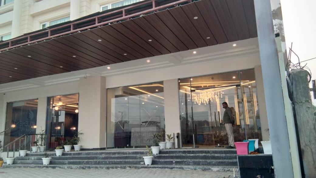 Hotel Four Element Bénarès Extérieur photo