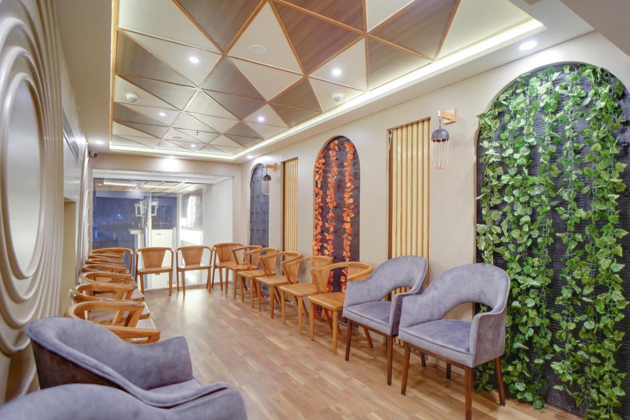 Hotel Four Element Bénarès Extérieur photo