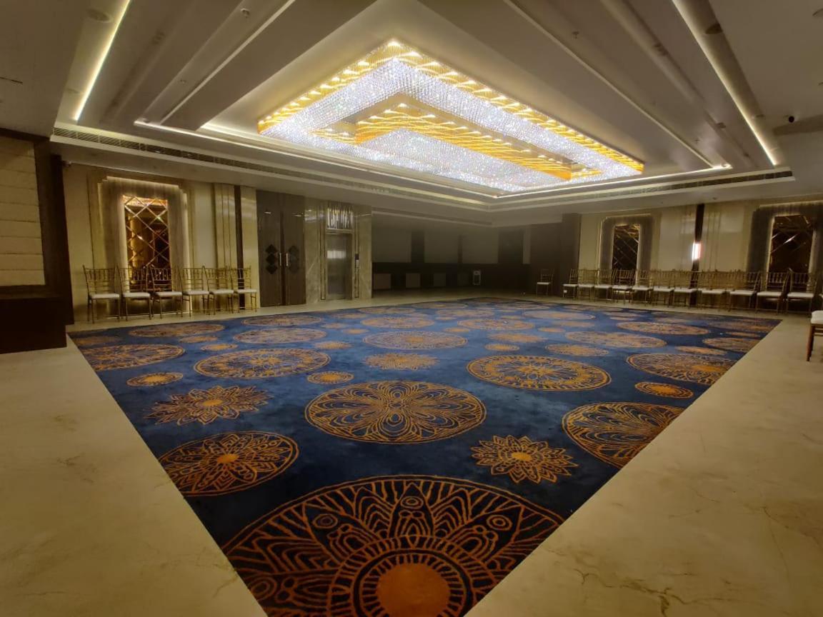 Hotel Four Element Bénarès Extérieur photo