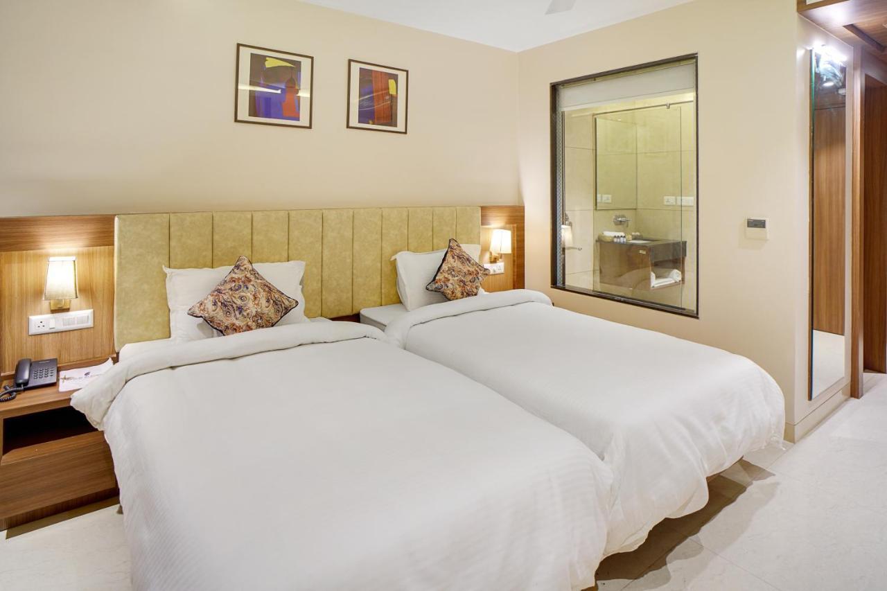 Hotel Four Element Bénarès Extérieur photo