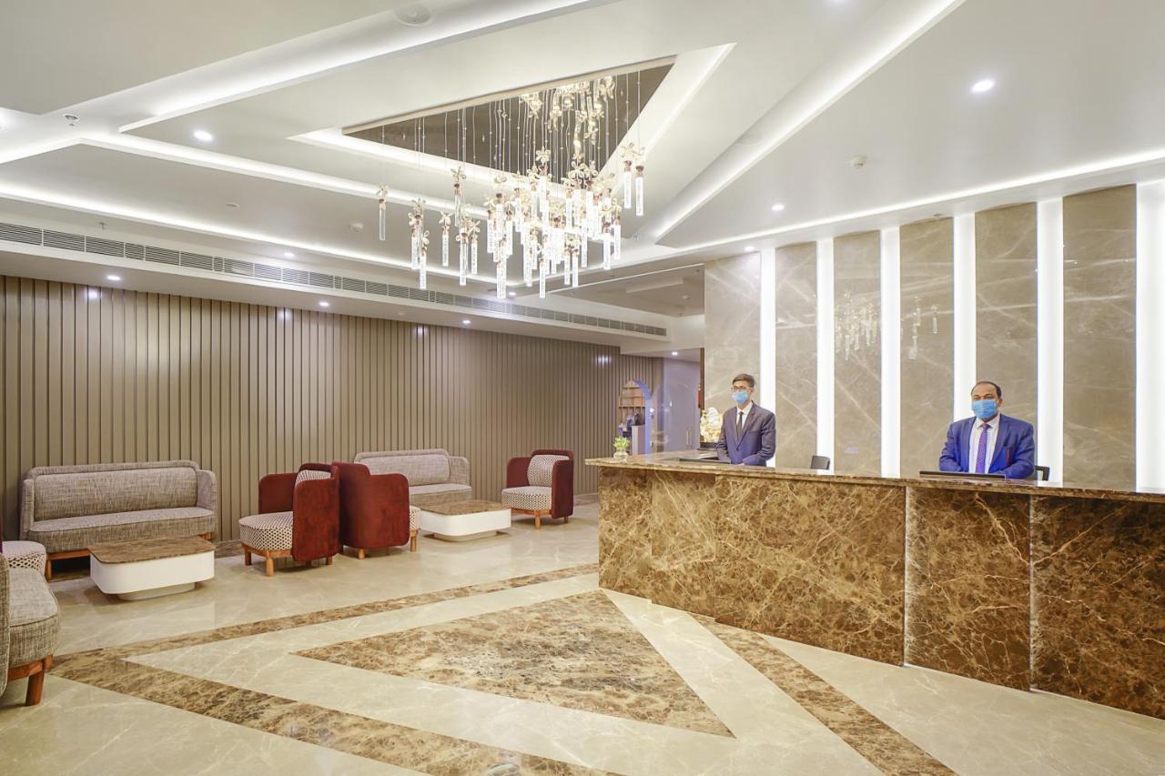 Hotel Four Element Bénarès Extérieur photo